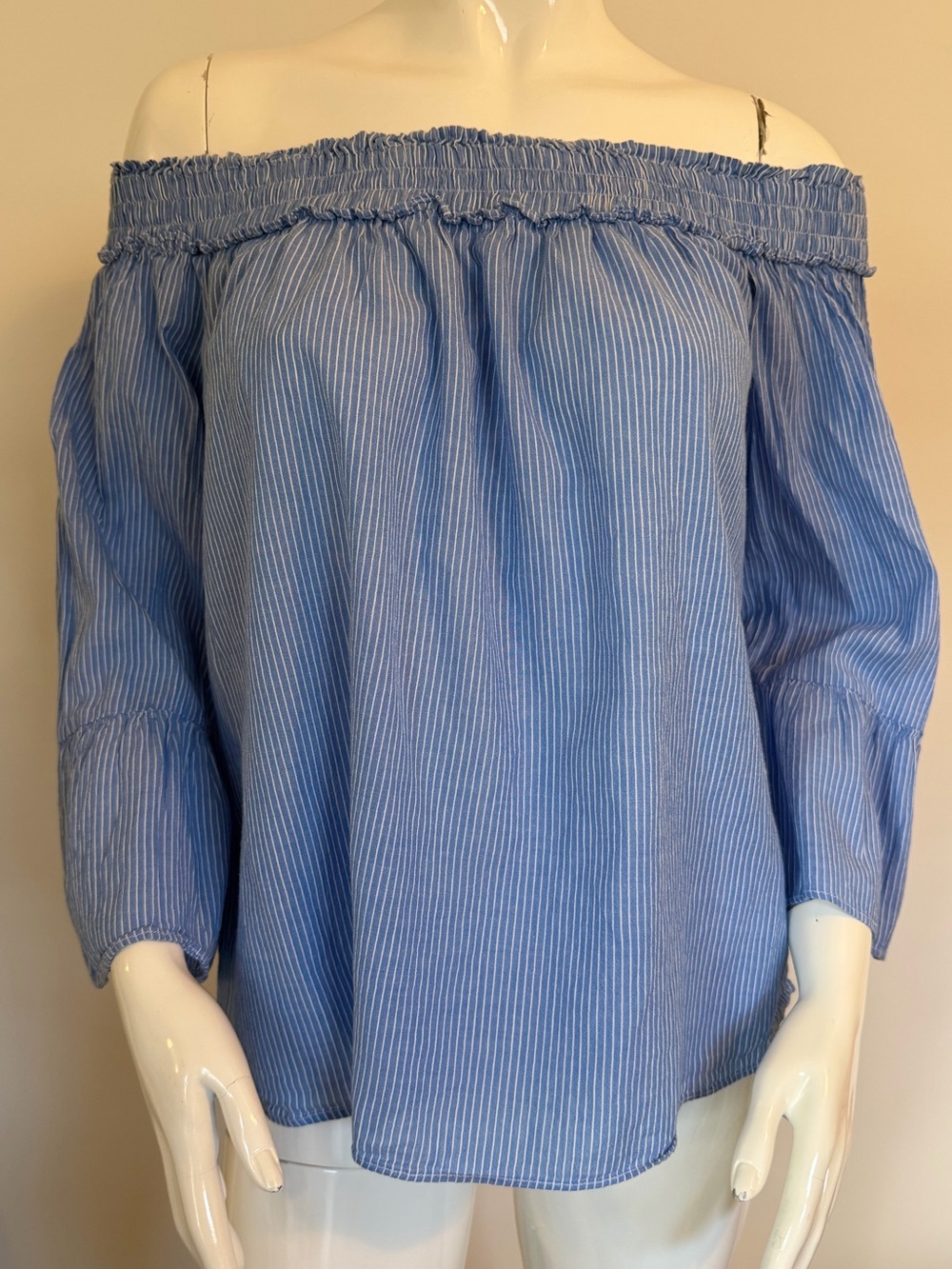 Lilly Pulitzer Women's Blue Smocked Off-The-Shoulder blouse Size Large